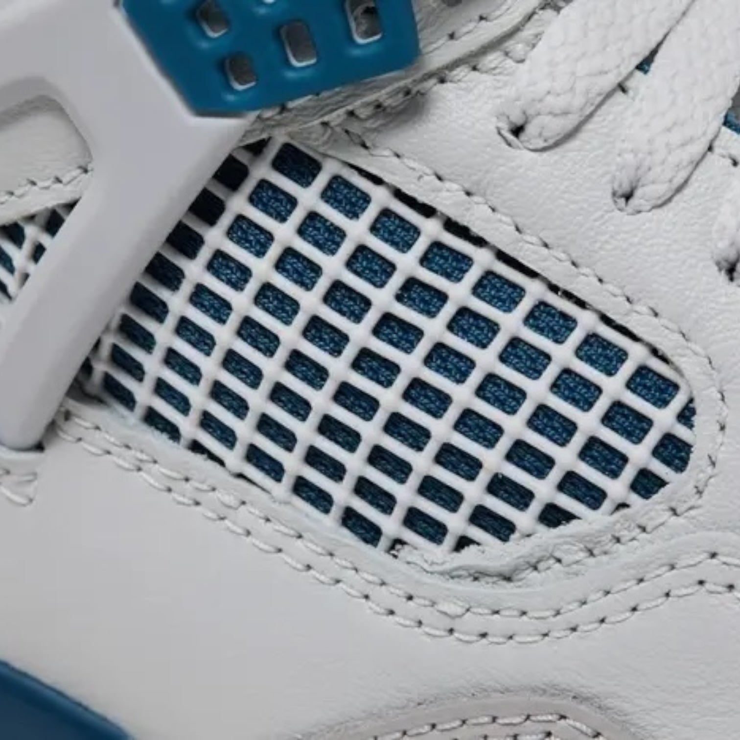 Jordan 4 Retro Military Blue (2024)