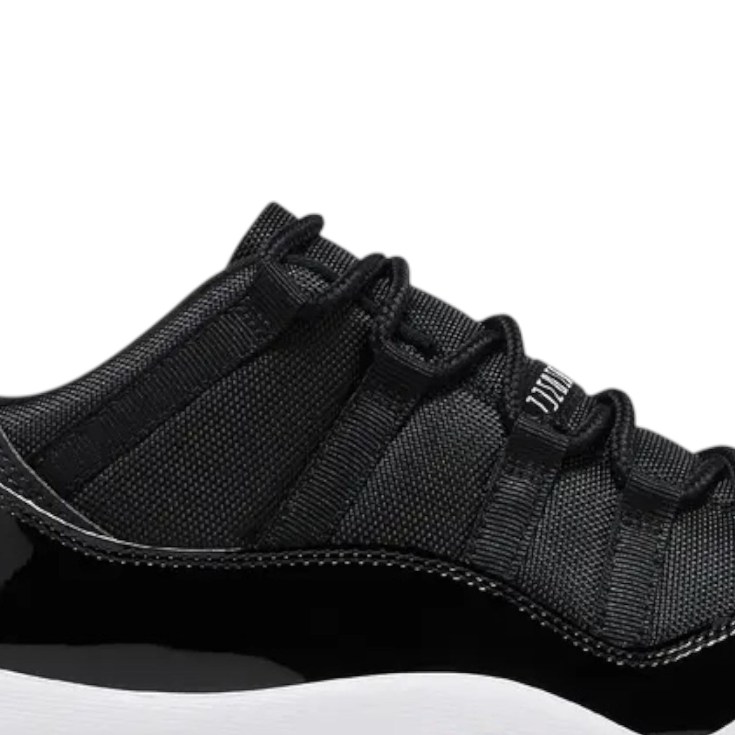 Jordan 11 Retro Low Bred (2025)